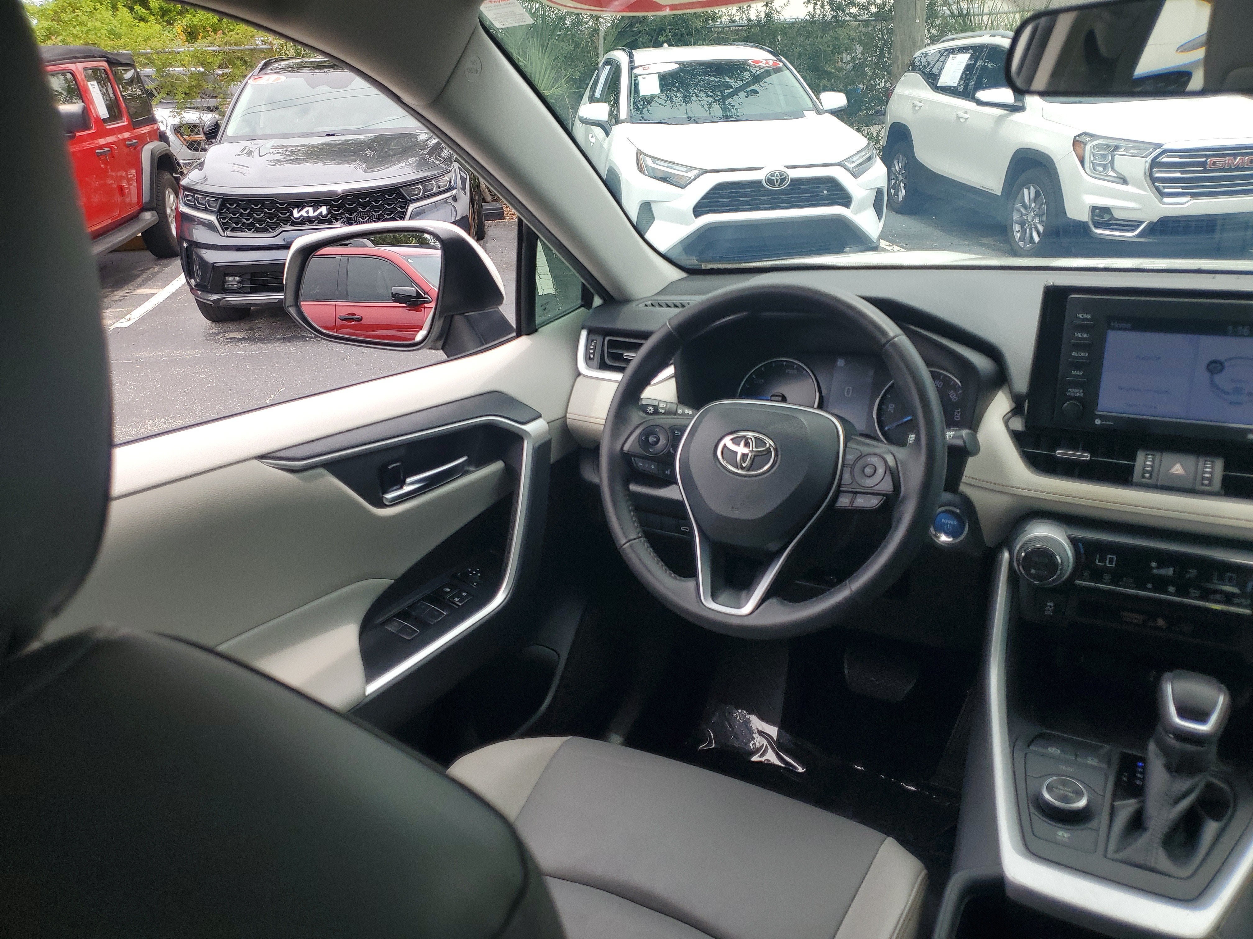 2022 Toyota RAV4 Hybrid XLE Premium