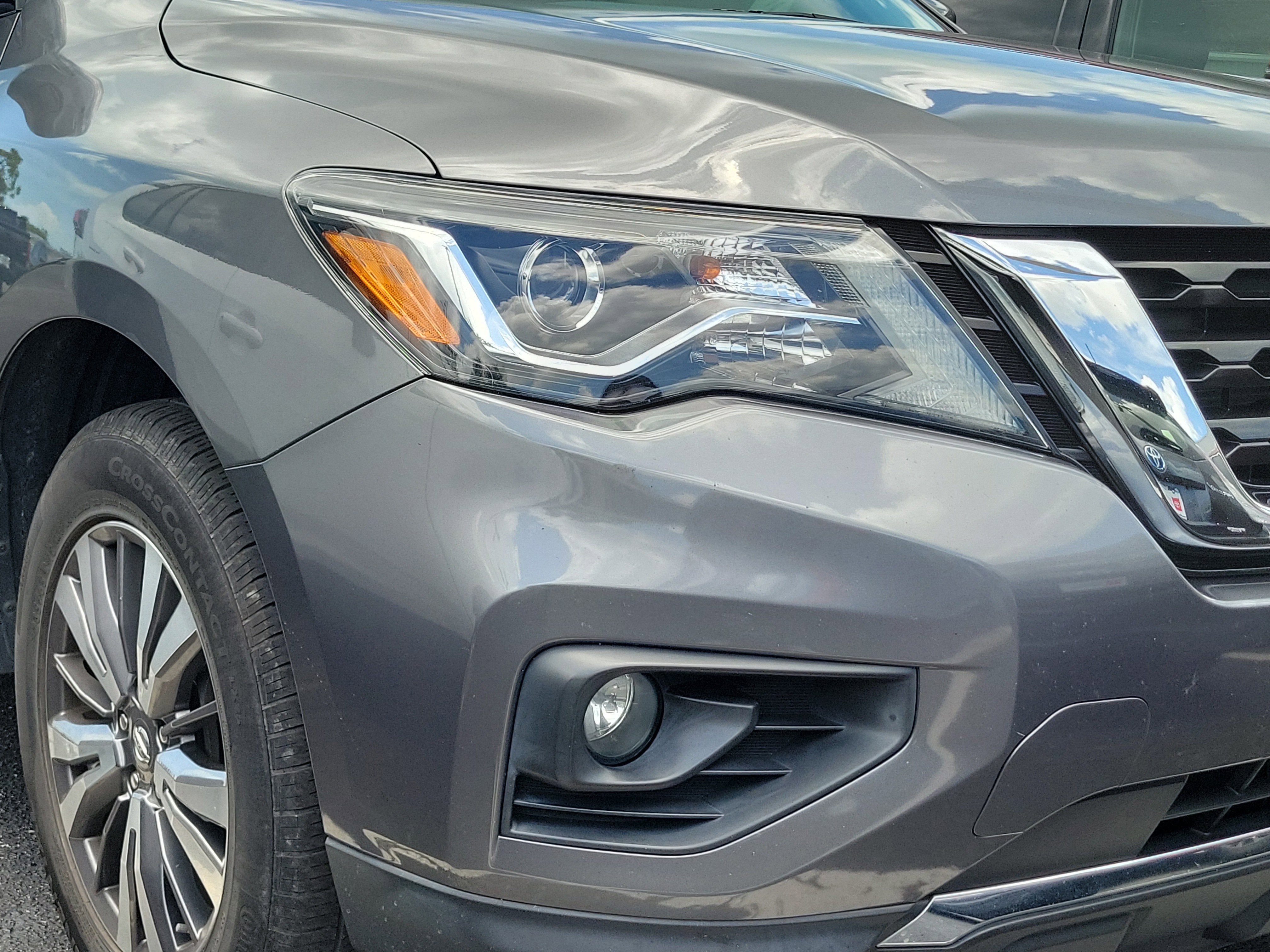 2018 Nissan Pathfinder SV