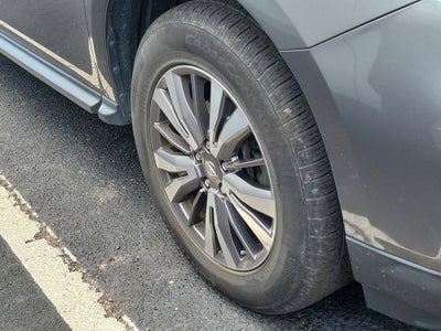 2018 Nissan Pathfinder SV