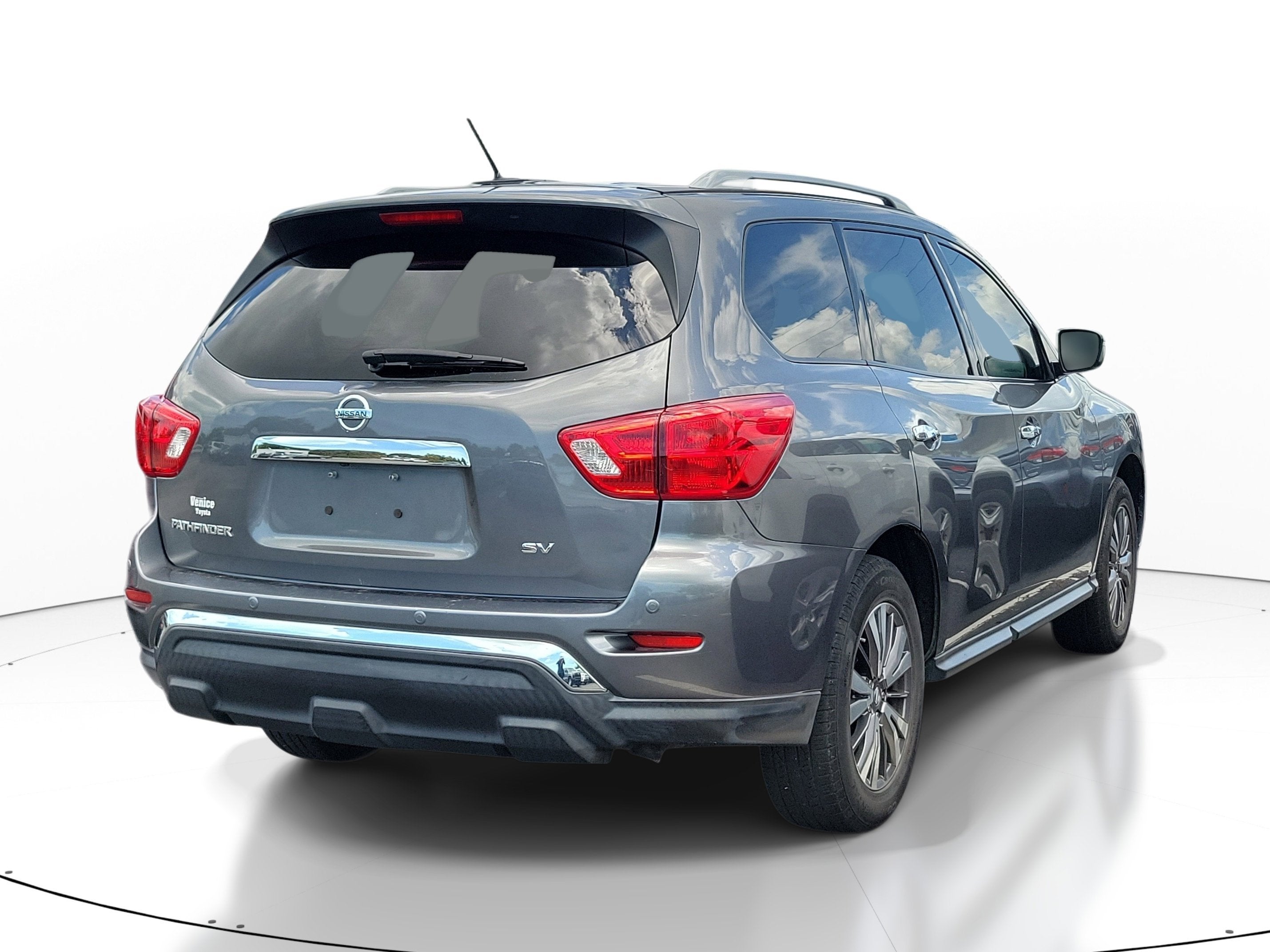 2018 Nissan Pathfinder SV