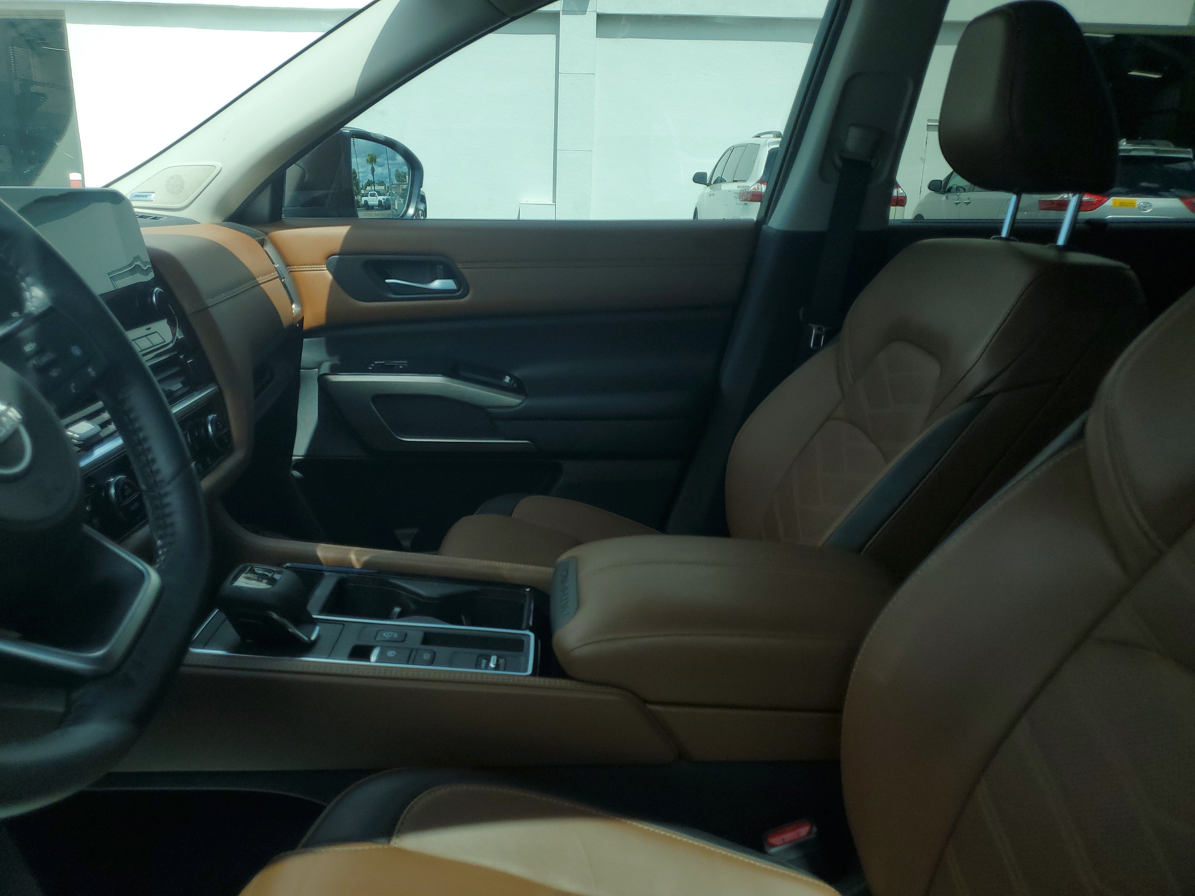2024 Nissan Pathfinder Platinum