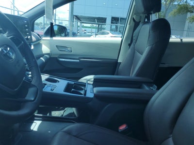 2023 Toyota Sienna Platinum