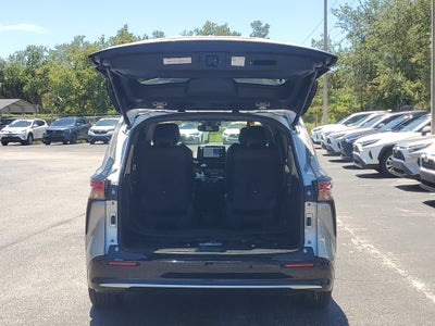 2023 Toyota Sienna Platinum