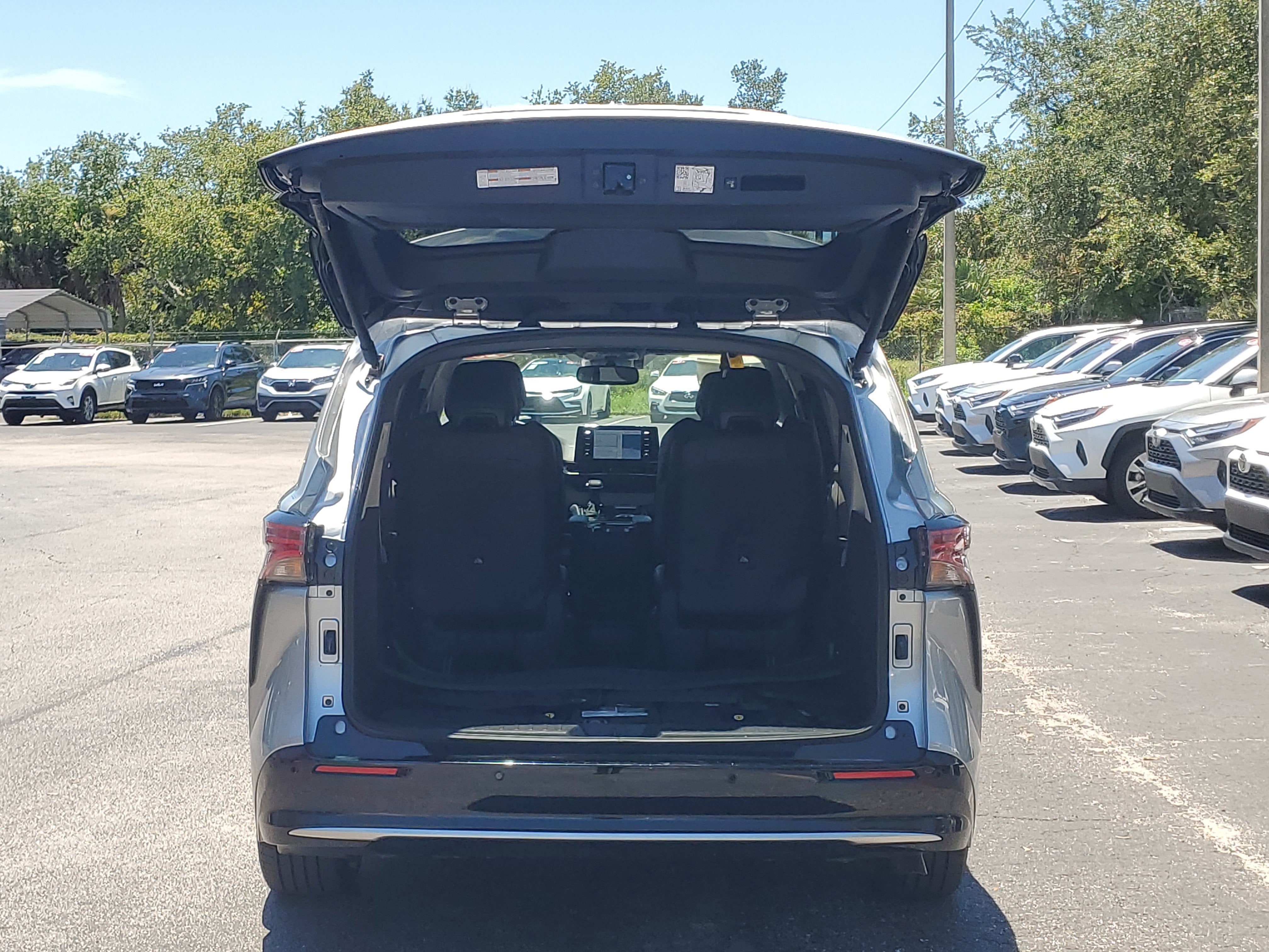 2023 Toyota Sienna Platinum