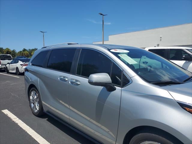 2023 Toyota Sienna Platinum
