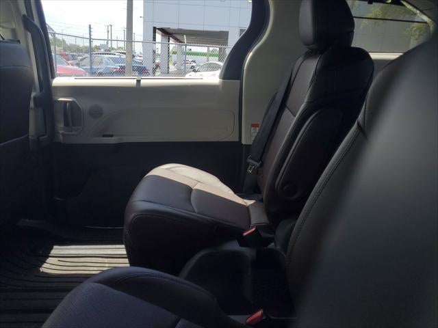 2023 Toyota Sienna Platinum