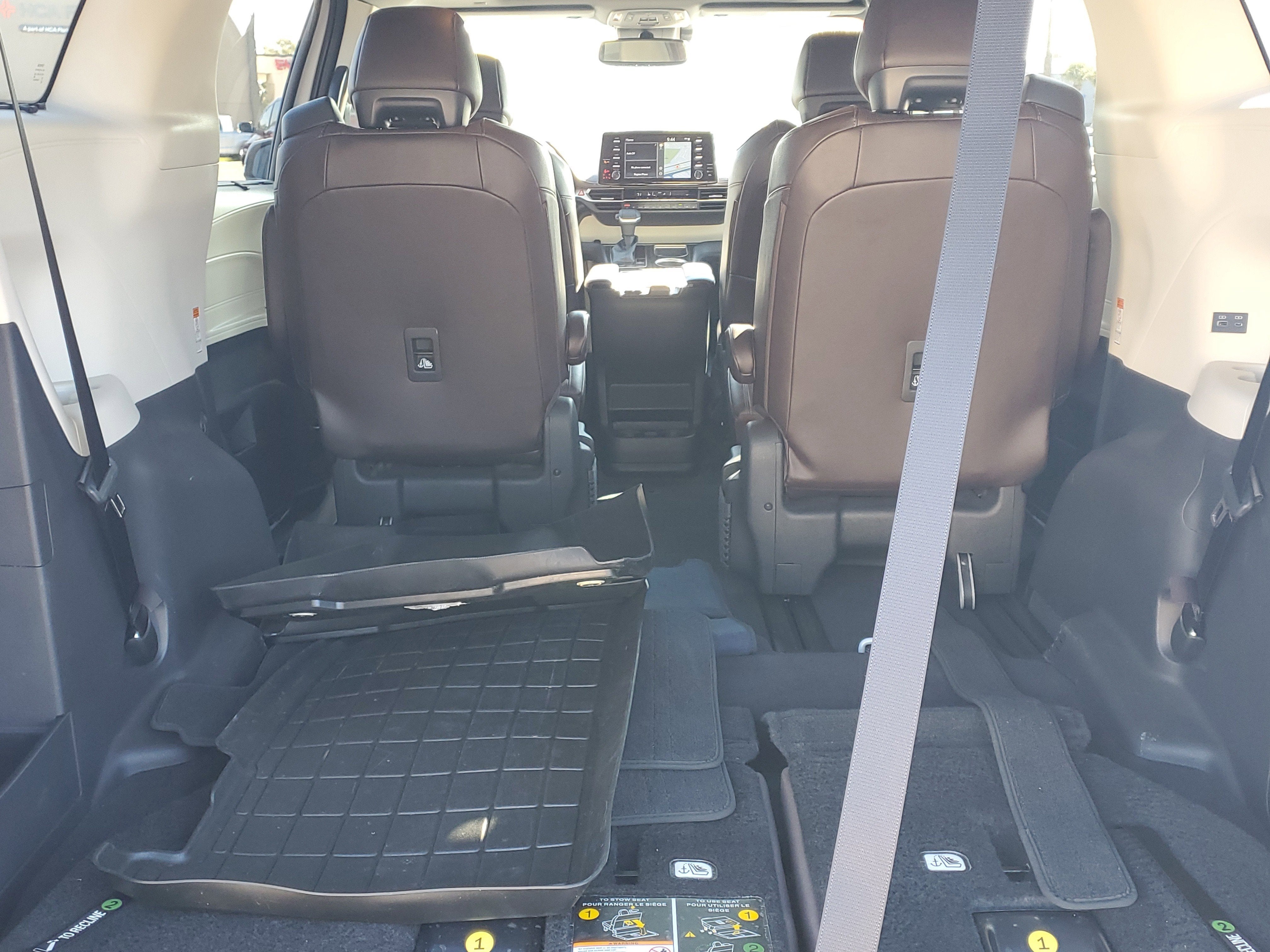 2022 Toyota Sienna Platinum