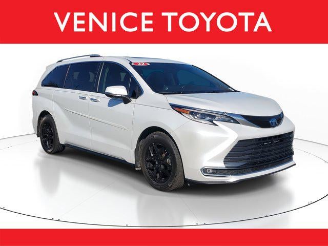 2022 Toyota Sienna Platinum