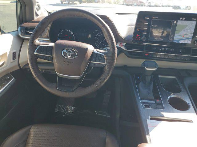 2022 Toyota Sienna Platinum