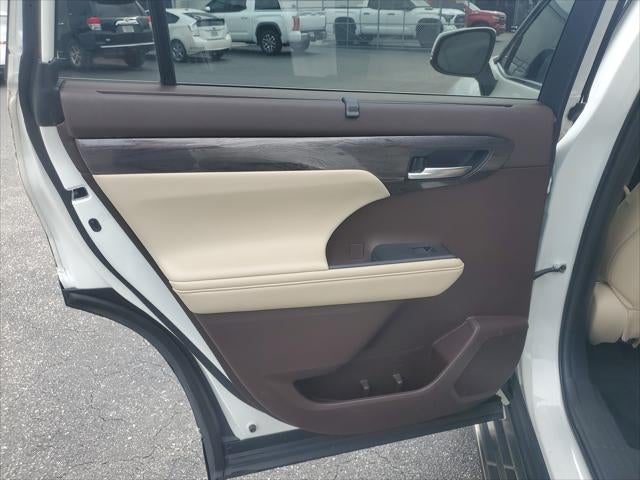 2021 Toyota Highlander Platinum