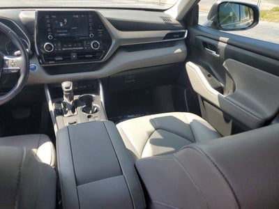 2021 Toyota Highlander Hybrid XLE