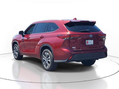 2022 Toyota Highlander Hybrid XLE