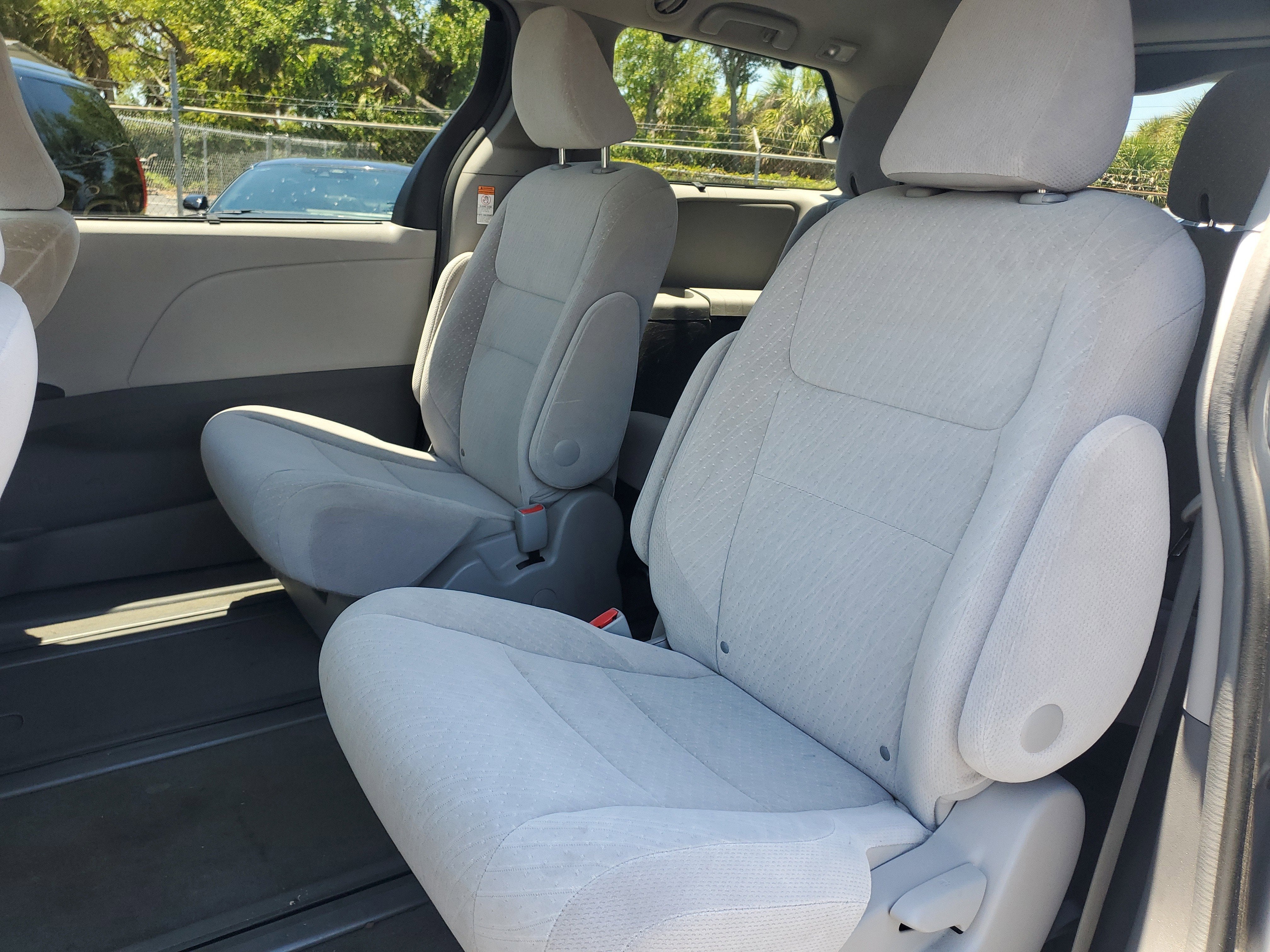 2017 Toyota Sienna LE