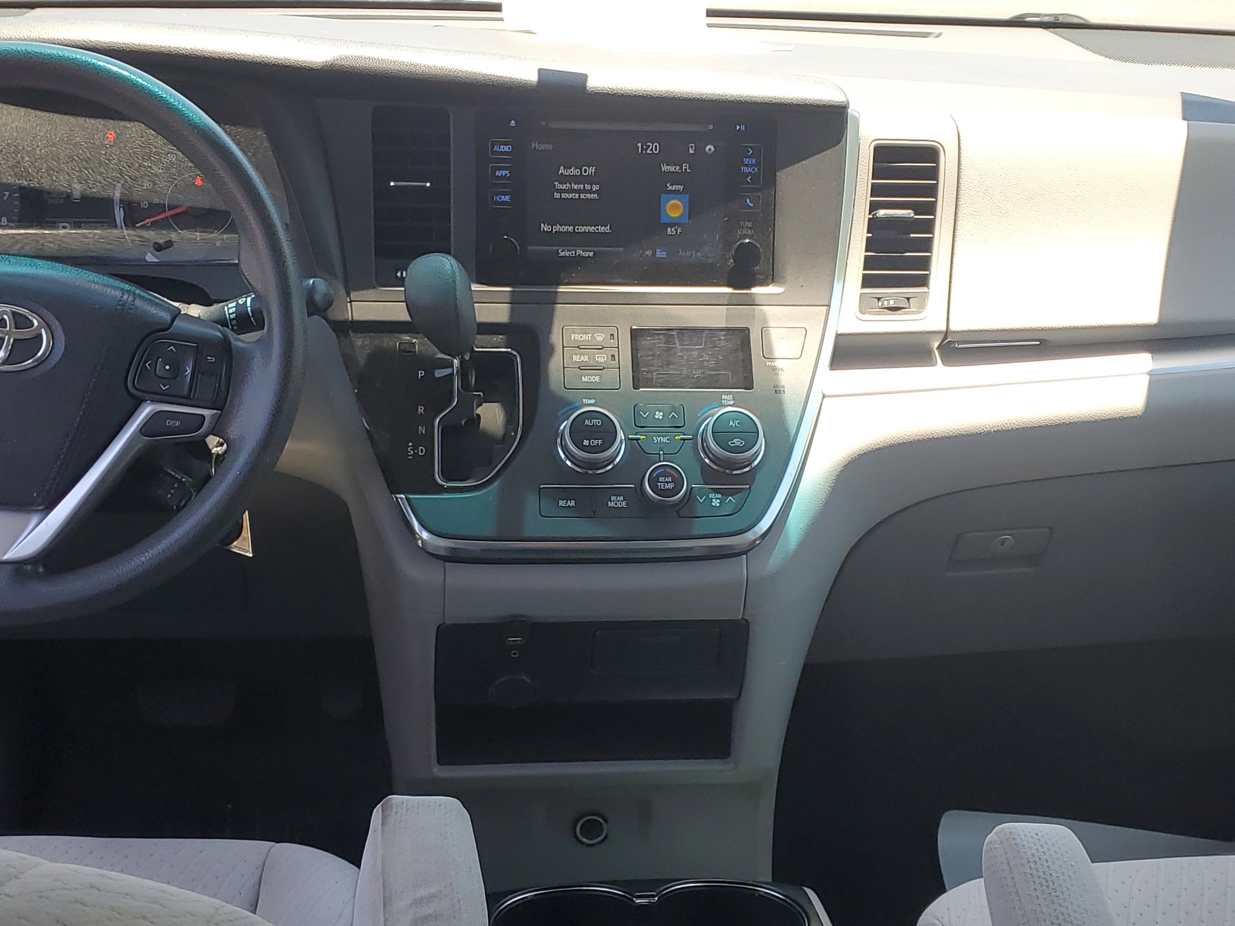 2017 Toyota Sienna LE