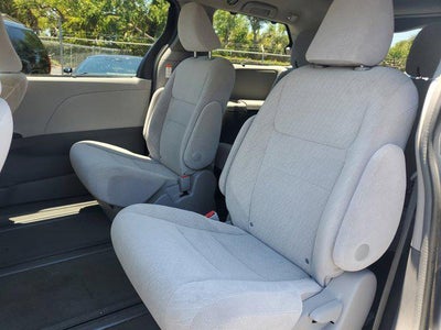 2017 Toyota Sienna LE