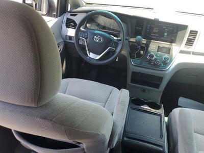 2017 Toyota Sienna LE