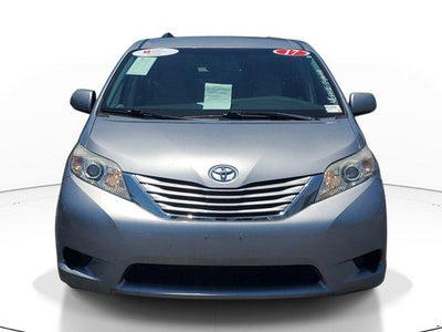 2017 Toyota Sienna LE