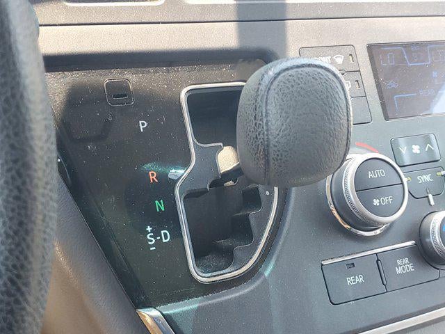 2017 Toyota Sienna LE