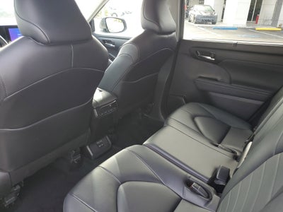 2024 Toyota Highlander Hybrid XLE