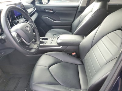 2024 Toyota Highlander Hybrid XLE