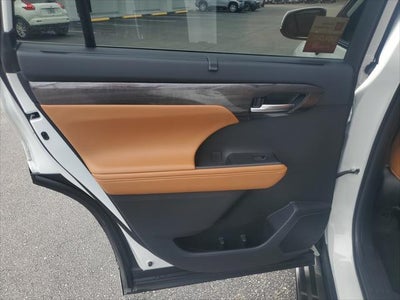 2024 Toyota Highlander Platinum
