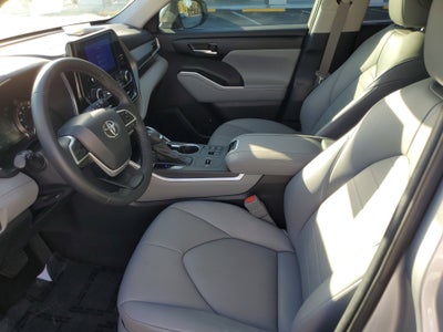 2023 Toyota Highlander XLE