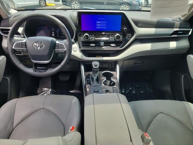 2024 Toyota Highlander Platinum