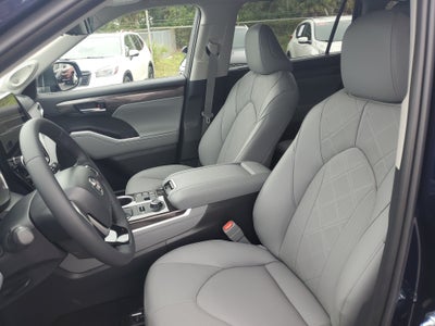 2026 Toyota Highlander Platinum