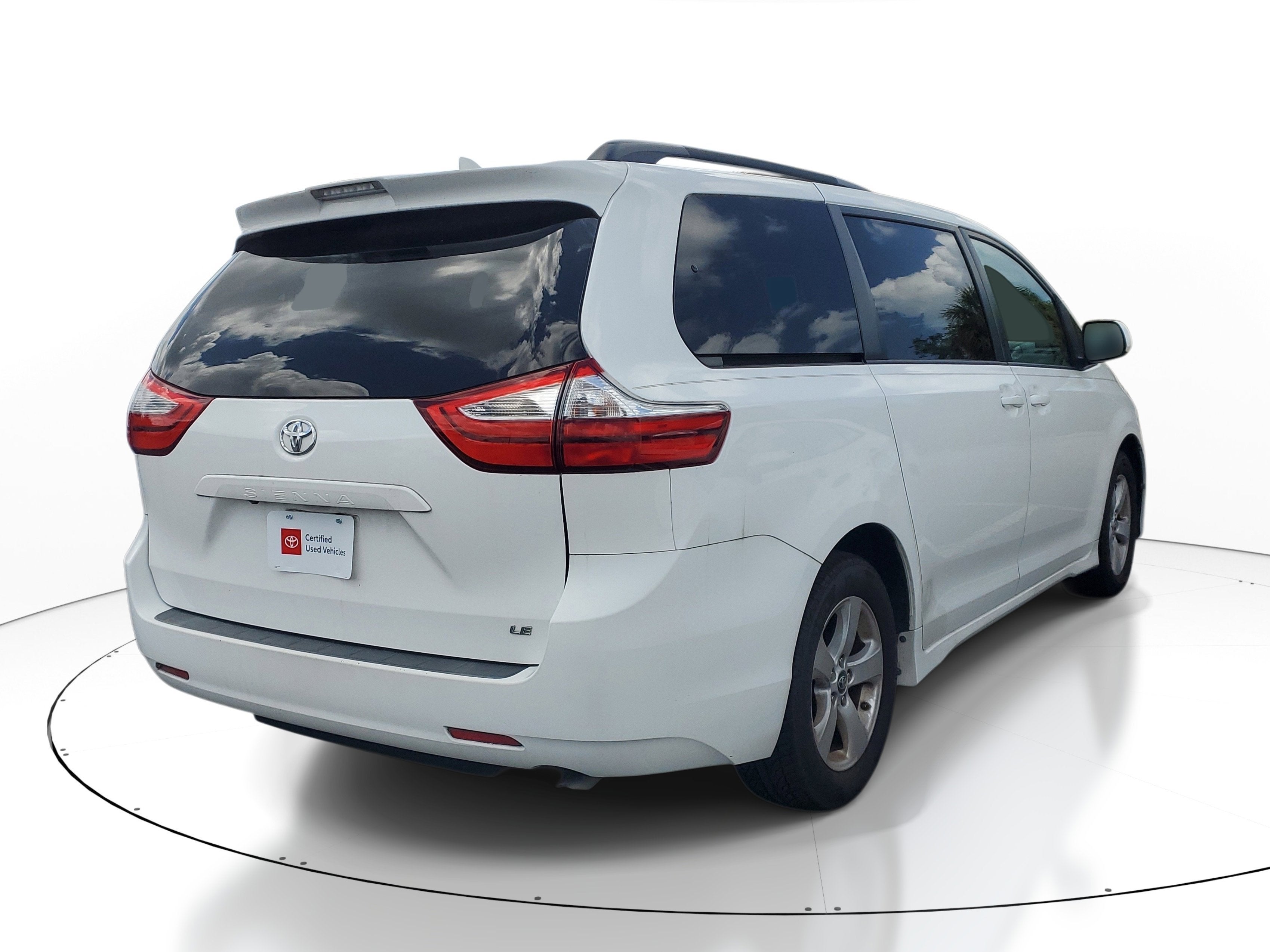2018 Toyota Sienna LE Auto Access Seat