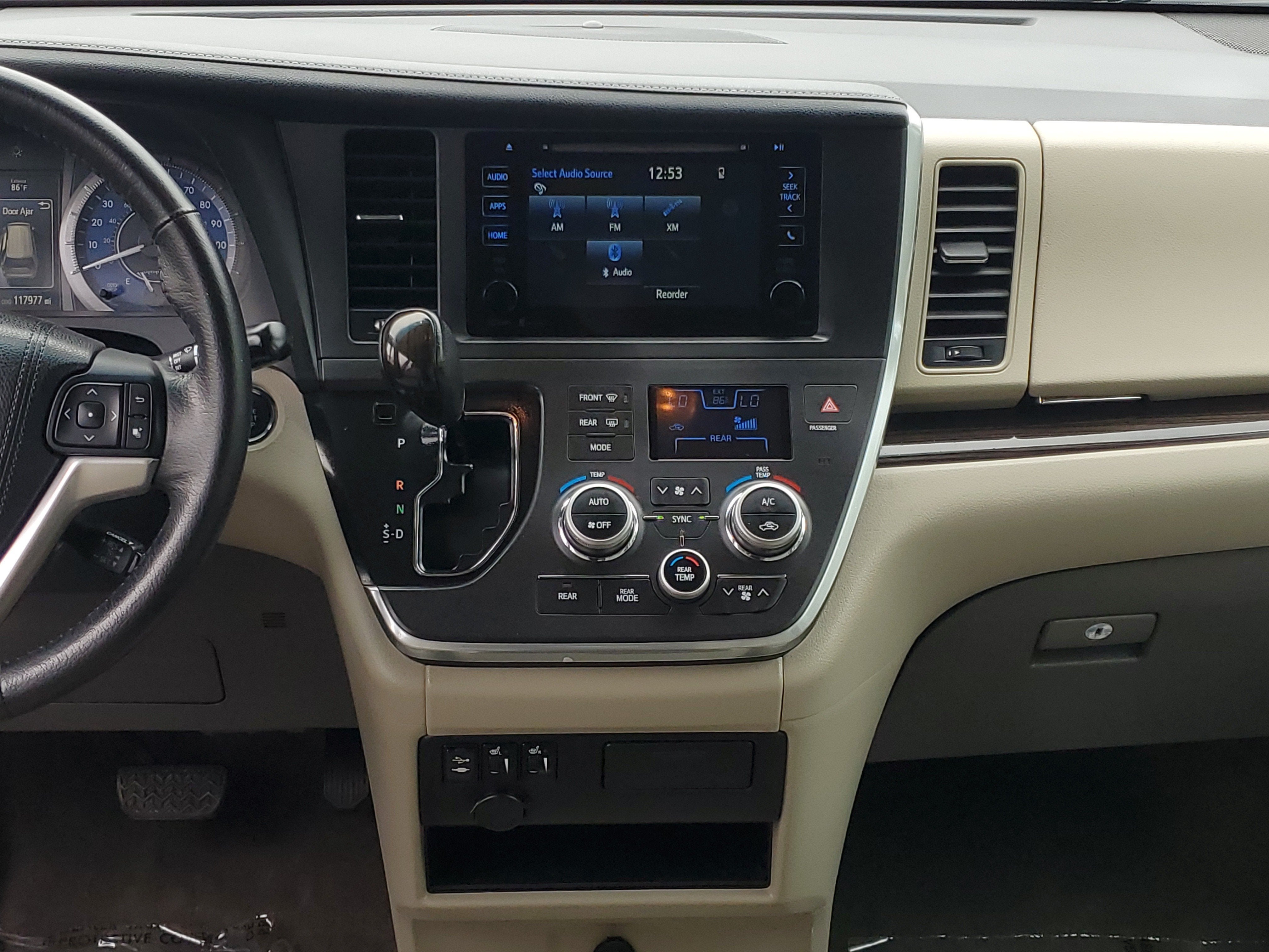 2015 Toyota Sienna XLE
