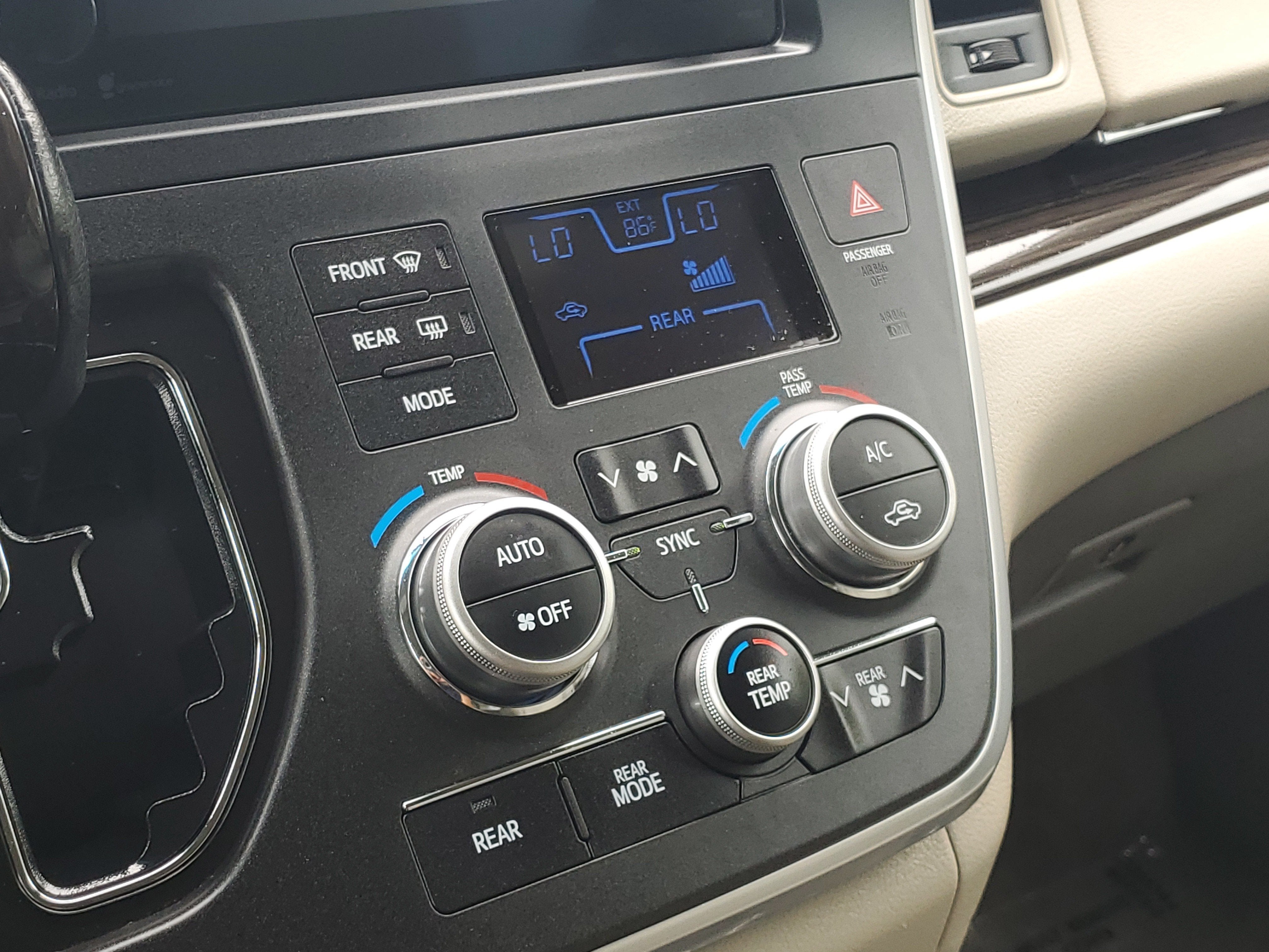 2015 Toyota Sienna XLE