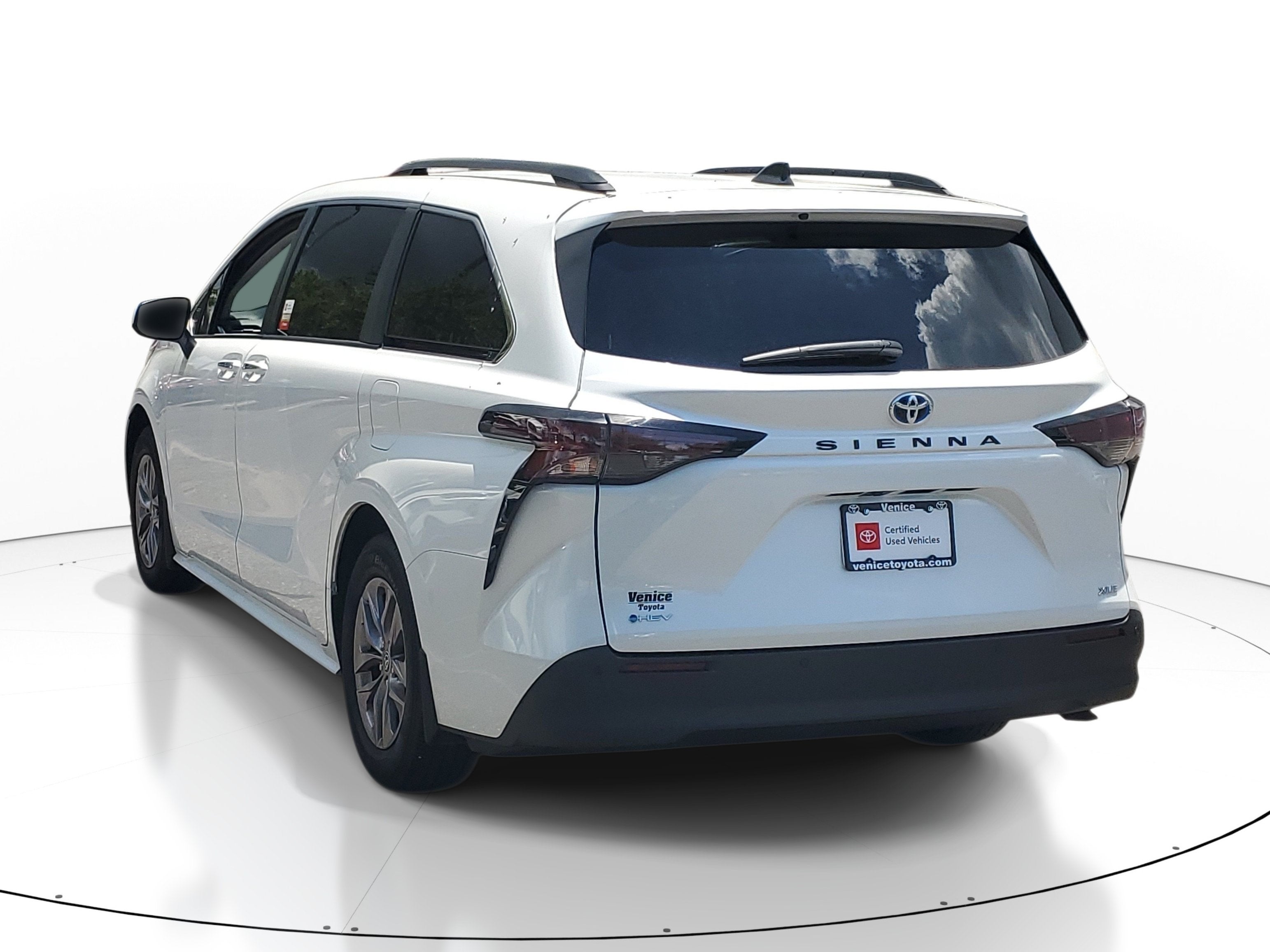 2025 Toyota Sienna XLE
