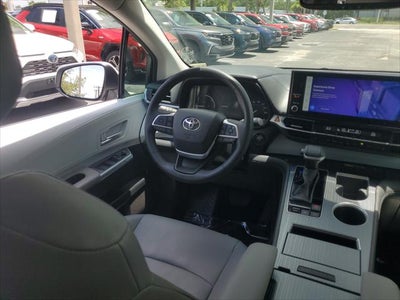 2025 Toyota Sienna XLE