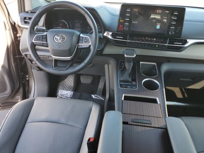 2023 Toyota Sienna XLE