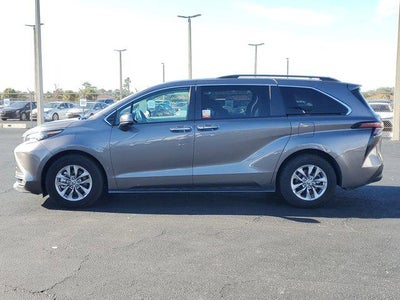2023 Toyota Sienna XLE