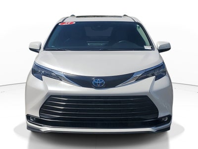 2025 Toyota Sienna XLE