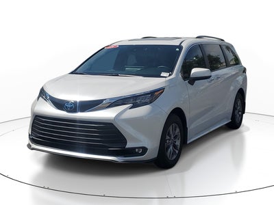 2025 Toyota Sienna XLE