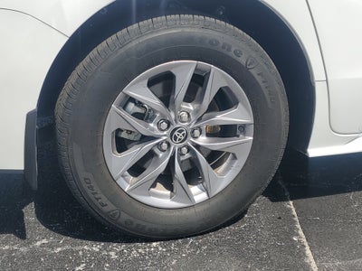 2025 Toyota Sienna XLE