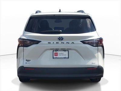 2025 Toyota Sienna XLE