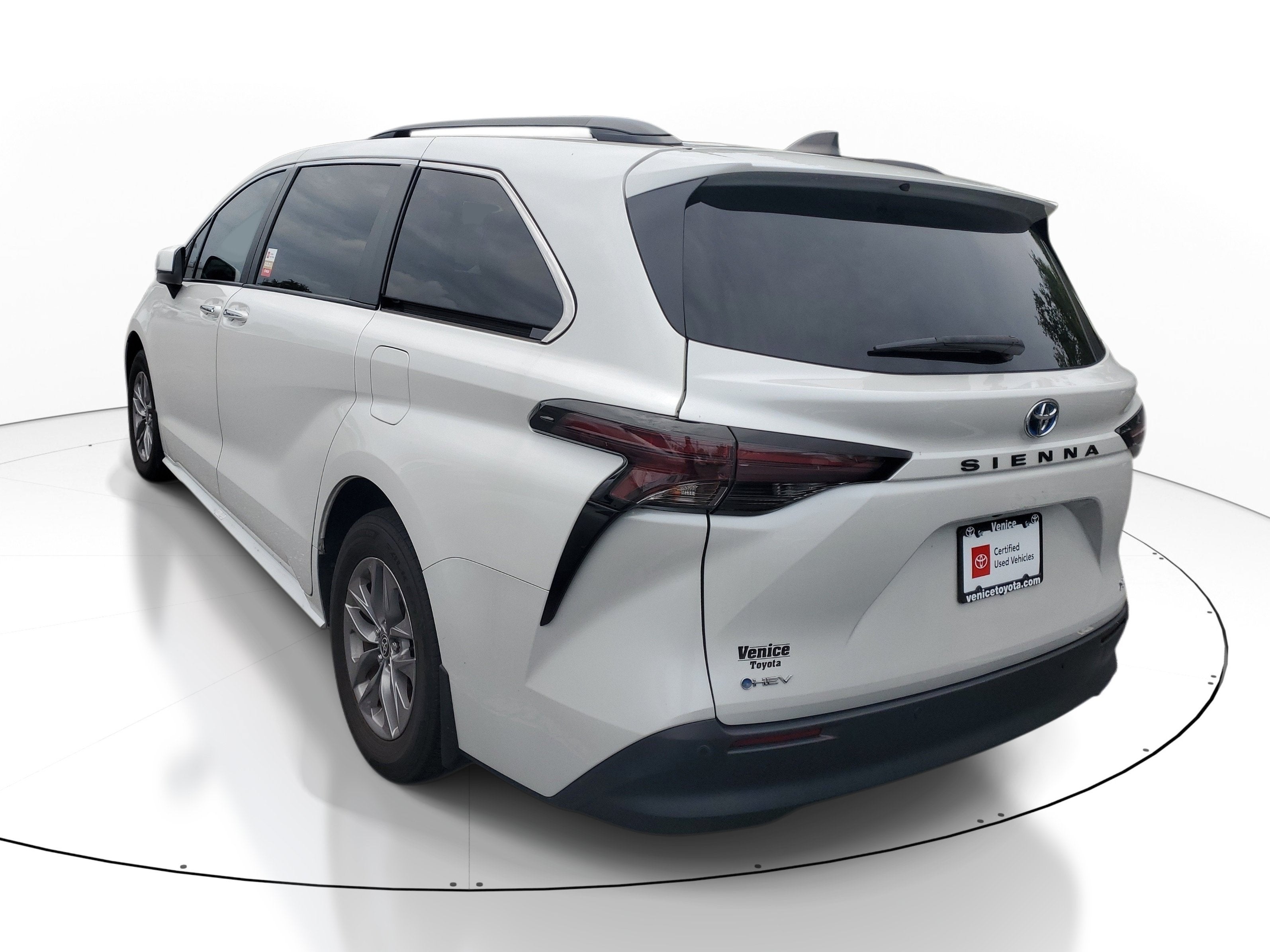 2025 Toyota Sienna XLE