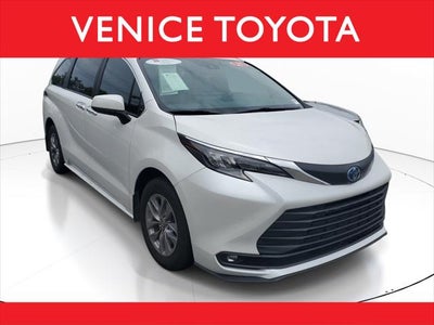 2025 Toyota Sienna XLE