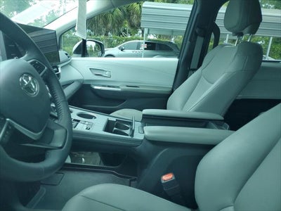 2025 Toyota Sienna XLE