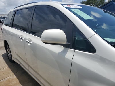 2018 Toyota Sienna XLE Auto Access Seat