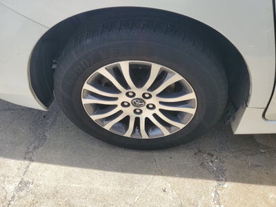 2018 Toyota Sienna XLE Auto Access Seat