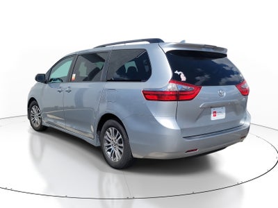2020 Toyota Sienna XLE Auto Access Seat