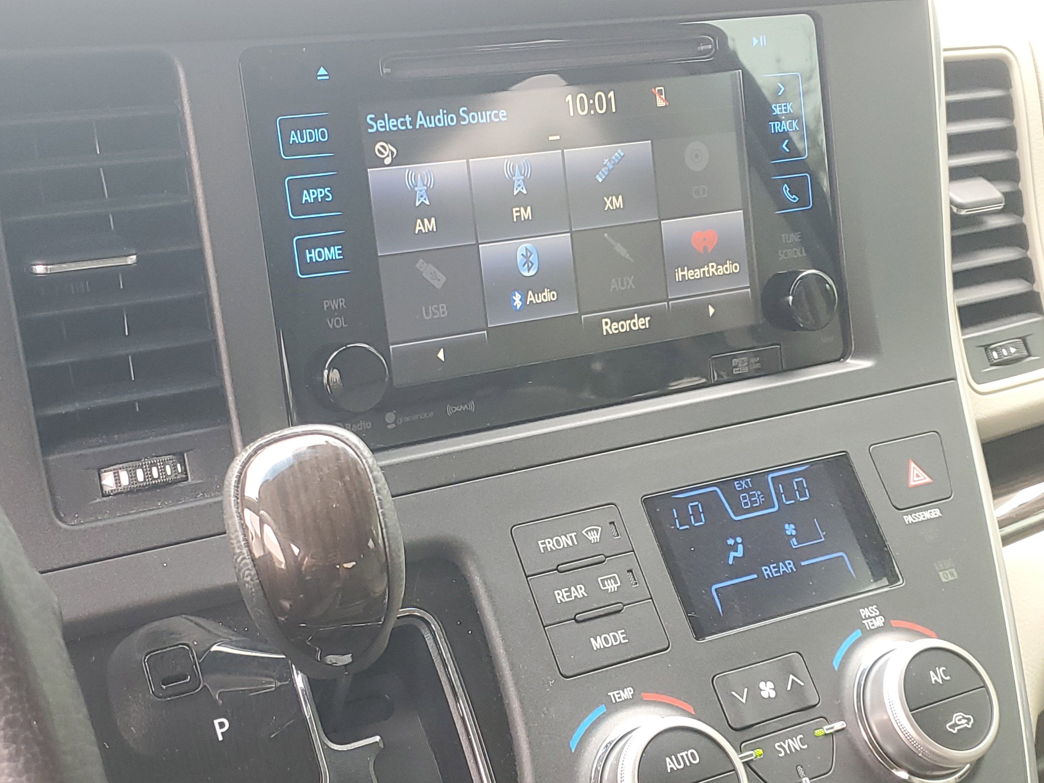 2017 Toyota Sienna XLE Auto Access Seat