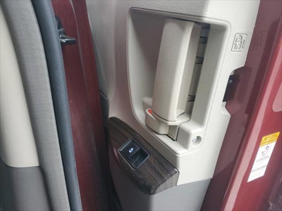 2017 Toyota Sienna XLE Auto Access Seat