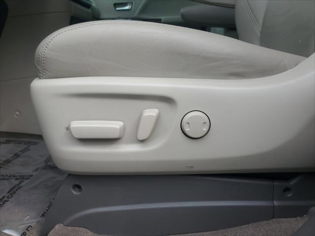 2017 Toyota Sienna XLE Auto Access Seat
