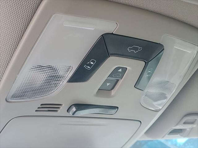 2017 Toyota Sienna XLE Auto Access Seat