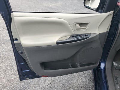 2019 Toyota Sienna L